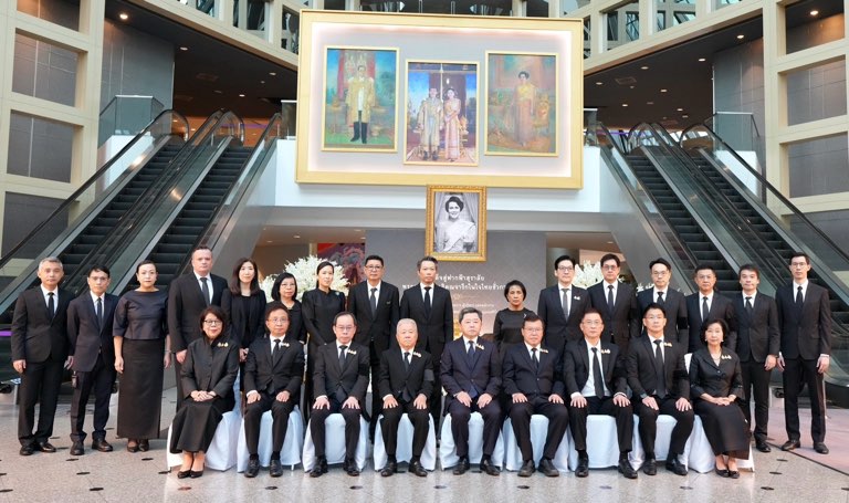 กลุ่มเอสซีบีเอกซ์จัดพิธีแสดงความอาลัยและตักบาตรถวายพระราชกุศลสัตตมวารแด่สมเด็จพระบรมราชชนนีพันปีหลวง