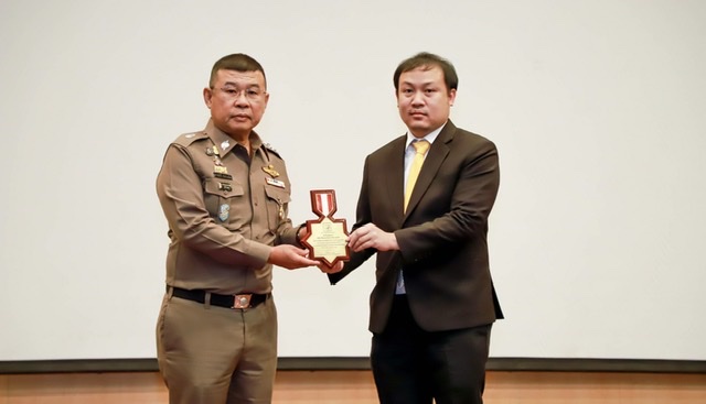 วิริยะประกันภัย รับโล่รางวัลเกียรติยศตำรวจไทย ประจำปี 2564-2565
