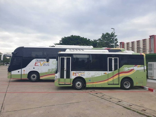 CHO ส่งมอบรถ EV Bus รับ-ส่งบุคลากร มธ. ศูนย์รังสิต