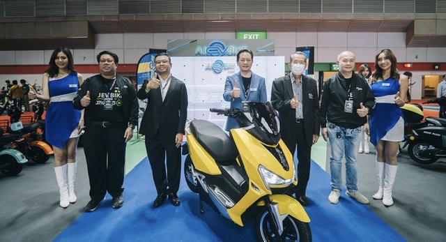 AJA ร่วมโชว์ EV Bike ในงาน Big Motor Sale 2022