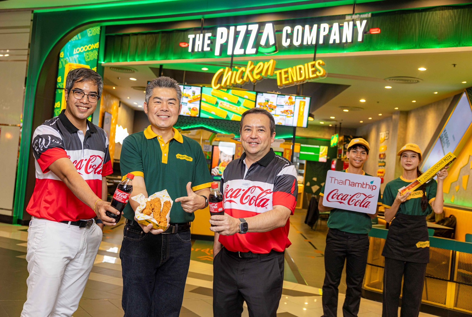ไทยน้ำทิพย์ โคคา-โคล่า เสริมแกร่ง เดอะ พิซซ่า คอมปะนี เปิดตัว The Pizza Company Chicken Tendiesโมเดลธุรกิจใหม่เจาะตลาดไก่ทอด QSRส่งเครื่องดื่มจาก “โคคา-โคล่า” จัดเซ็ตความอร่อยซ่าสไตล์เท็นดี้ส์ นำร่องที่ โรบินสัน ไลฟ์สไตล์ สุวรรณภูมิ
