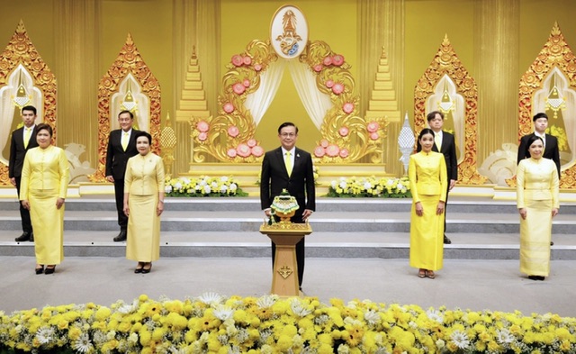 ทิพยประกันภัย ร่วมถวายพระพรชัยมงคล พระบาทสมเด็จพระปรเมนทรรามาธิบดีศรีสินทรมหาวชิราลงกรณ พระวชิรเกล้าเจ้าอยู่หัว