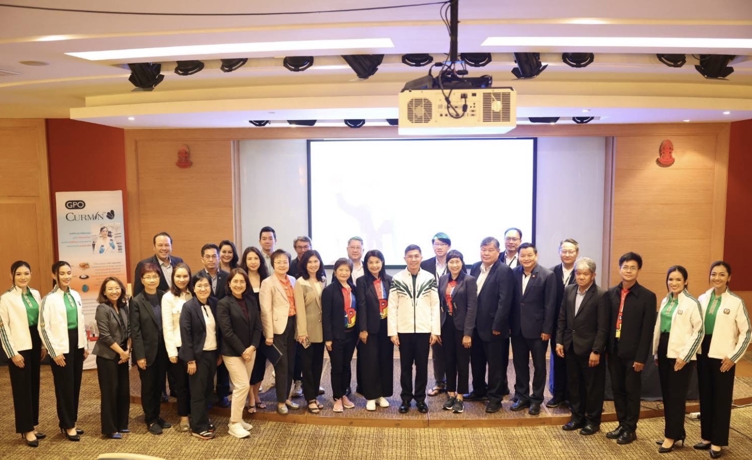 ผู้จัดการ ธ.ก.ส. เป็นวิทยากรในหลักสูตร Leadership Succession Program รุ่นที่ 16