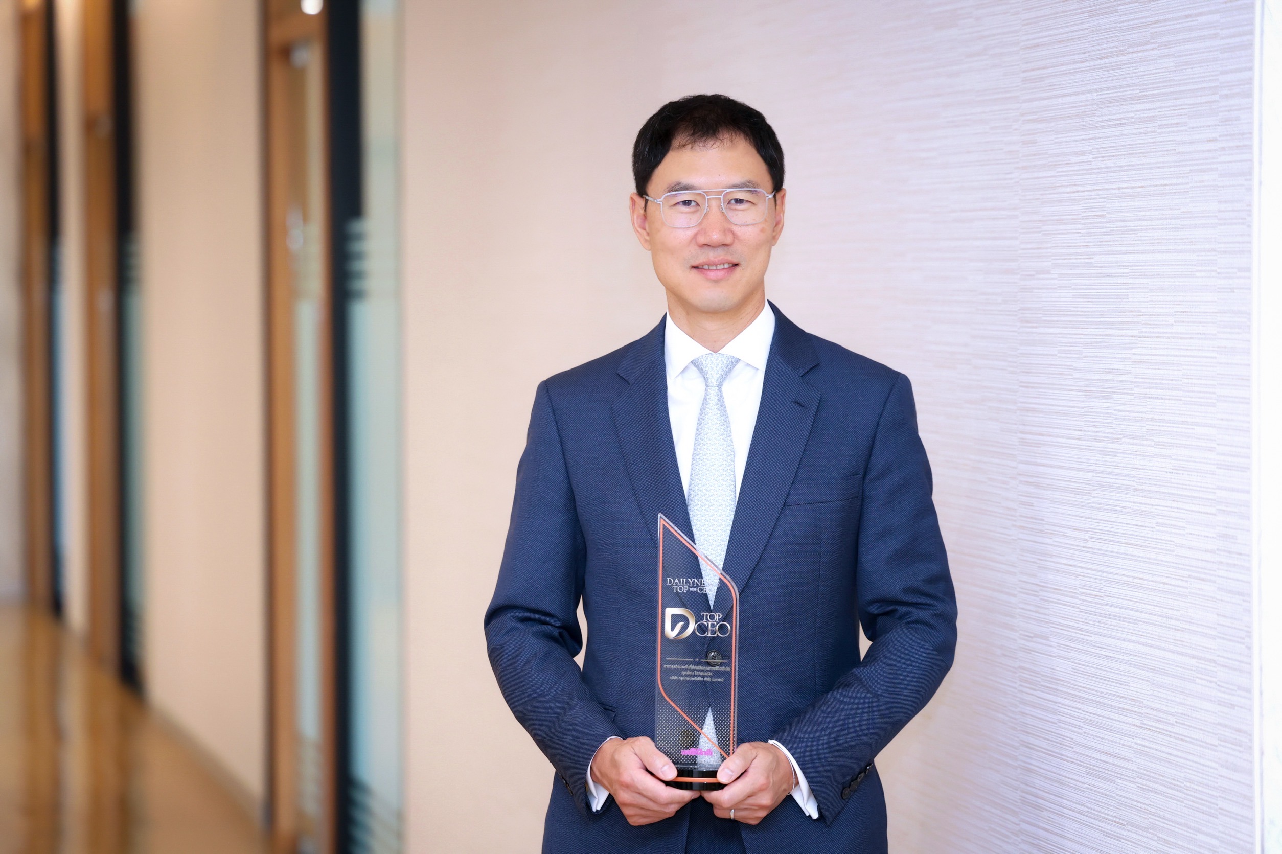  “โชน โสภณพนิช” คว้ารางวัลเกียรติยศ DAILYNEWS TOP CEO 2026เมื่อ “ความใส่ใจ” คือคำตอบของการเปลี่ยนผ่านสู่ Longevity และการสร้าง “ชีวิตดี 4 ด้าน” ที่ยั่งยืน