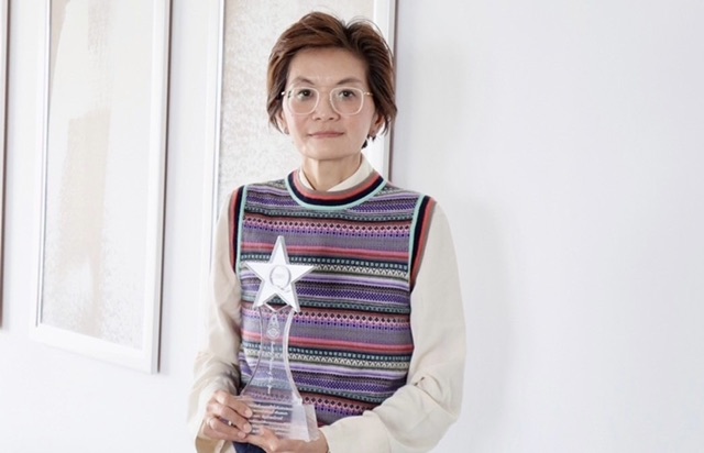 ดร.ยุ้ย-เกษรา ซีอีโอ SENAคว้ารางวัลบุคคลคุณภาพแห่งปี 2023 จาก มสวท. เป็นปีที่สอง