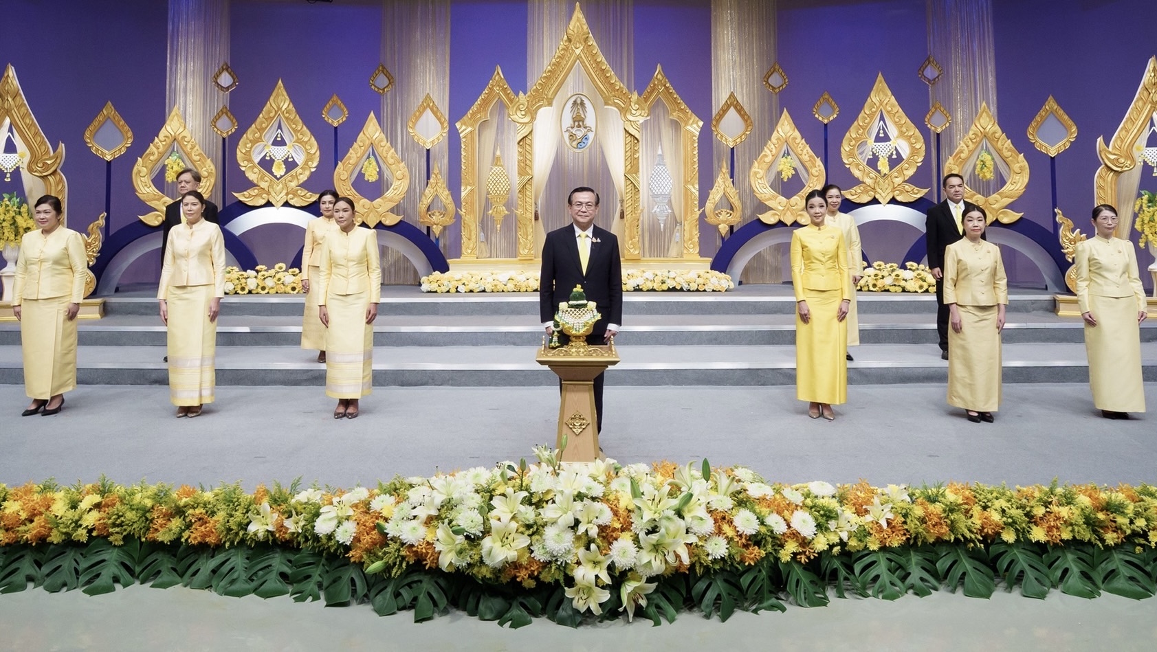 ทิพยประกันภัย ร่วมถวายพระพรชัยมงคลพระบาทสมเด็จพระปรเมนทรรามาธิบดีศรีสินทรมหาวชิราลงกรณ พระวชิรเกล้าเจ้าอยู่หัว