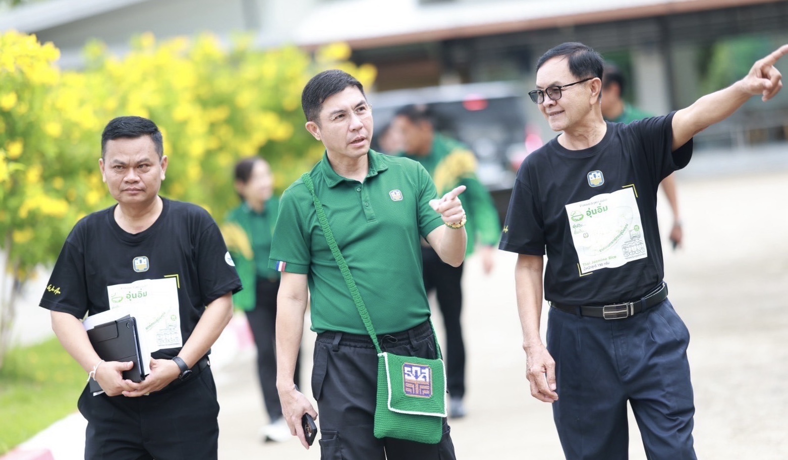 ธ.ก.ส. นำคณะอนุกรรมการพิจารณาการดำเนินงานอย่างรับผิดชอบต่อสังคมและสิ่งแวดล้อมดีเด่น เยี่ยมชม “โครงการ Empowering Social Impact byอุ่นอิ่มโมเดล” จ.ร้อยเอ็ด