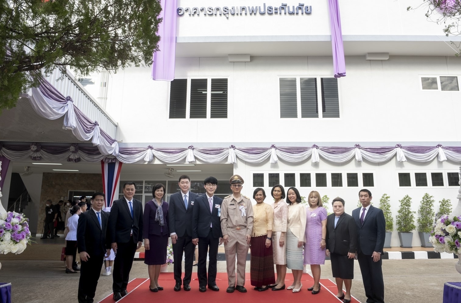 กรุงเทพประกันชีวิต ร่วมกับ กรุงเทพประกันภัย และ มูลนิธิชัย-นุชนารถ โสภณพนิชสนับสนุนการก่อสร้างอาคารรักษาพยาบาลผู้ป่วย โรงพยาบาลอุ้มผาง จังหวัดตาก