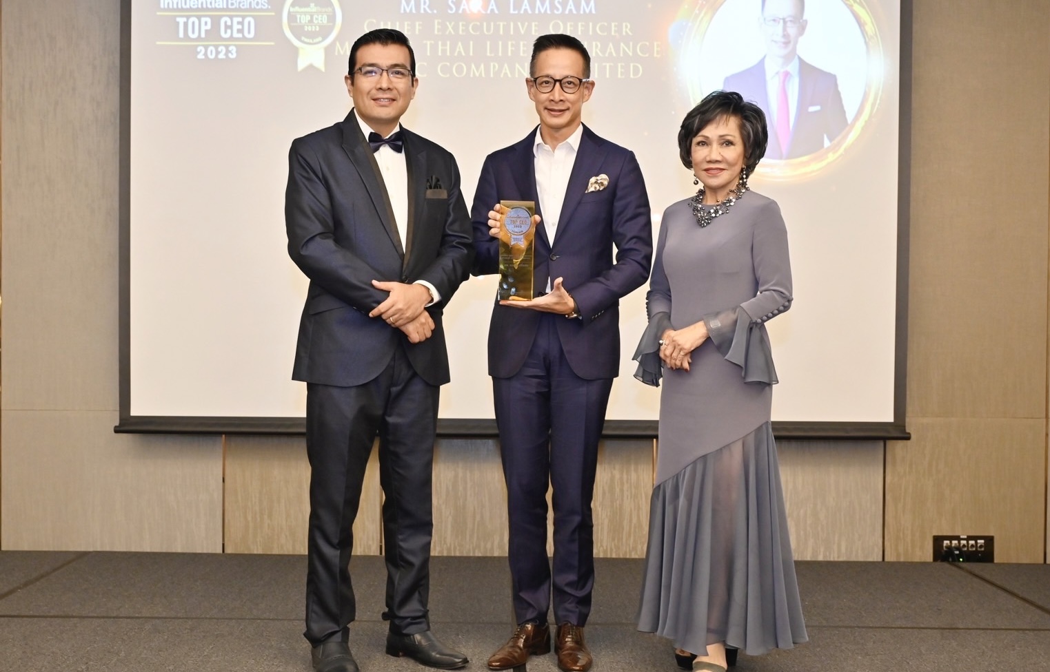 สาระ  ล่ำซำ” รับรางวัลเกียรติยศ TOP CEO (THAILAND) 2023  ต่อเนื่องเป็นปีที่ 3
