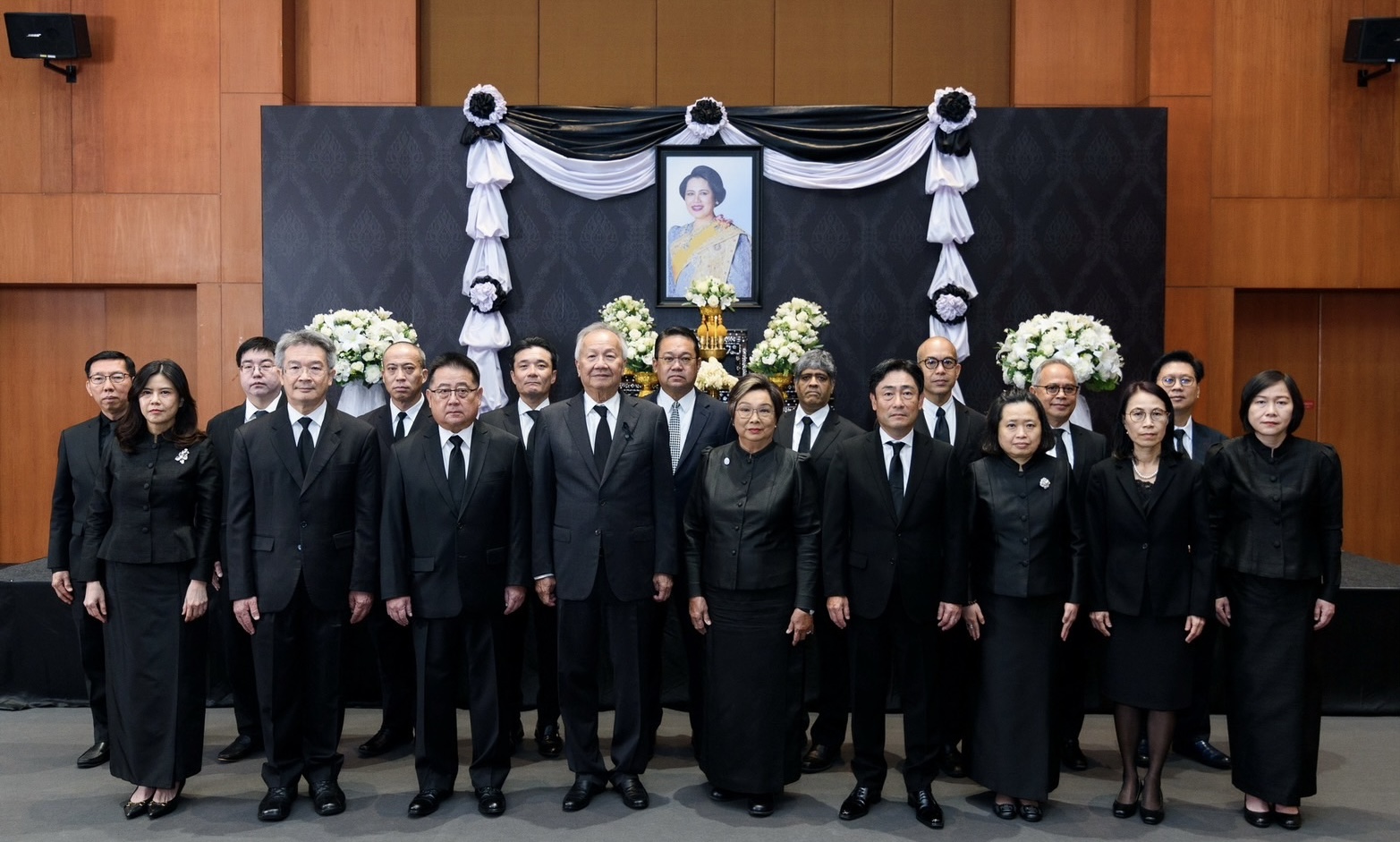 กรุงศรี จัดพิธีถวายความอาลัยแด่สมเด็จพระนางเจ้าสิริกิติ์ พระบรมราชินีนาถ พระบรมราชชนนีพันปีหลวง