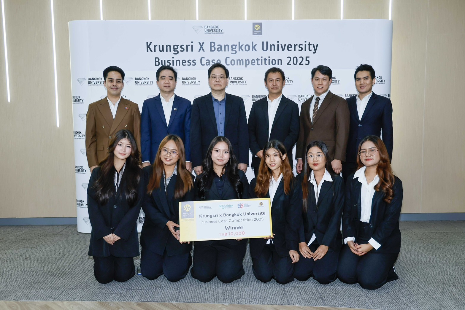 กรุงศรี–มหาวิทยาลัยกรุงเทพ ปล่อยพลังนักศึกษากับผลงานสร้างสรรค์โมเดลธุรกิจยั่งยืน บนเวที Business Case Competition 2025