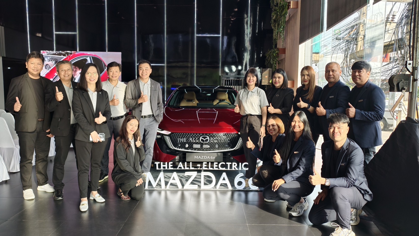 กระแสตอบรับรถไฟฟ้า Mazda6e ลูกค้าหลั่งไหลร่วมงานสุดคึกคักโรดโชว์ 8 จังหวัด เก็บยอดจองเพิ่มอีกกว่า 1,000 คัน รวมทะลุ 4,000 คัน