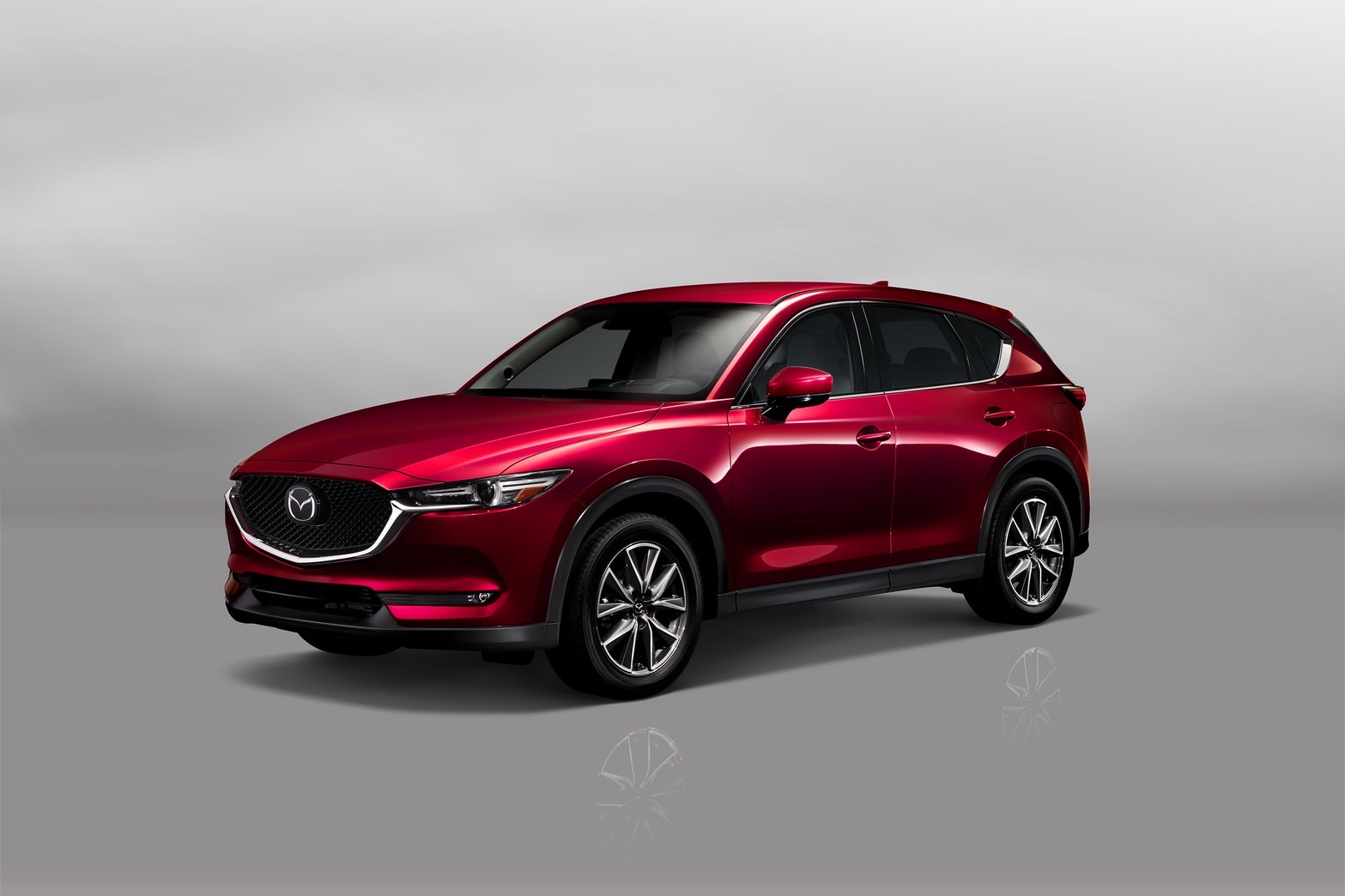 MAZDA CX-5 ครอสโอเวอร์เอสยูวียอดนิยมมียอดการผลิตและยอดจำหน่ายสะสมทั่วโลกครบ 5 ล้านคัน