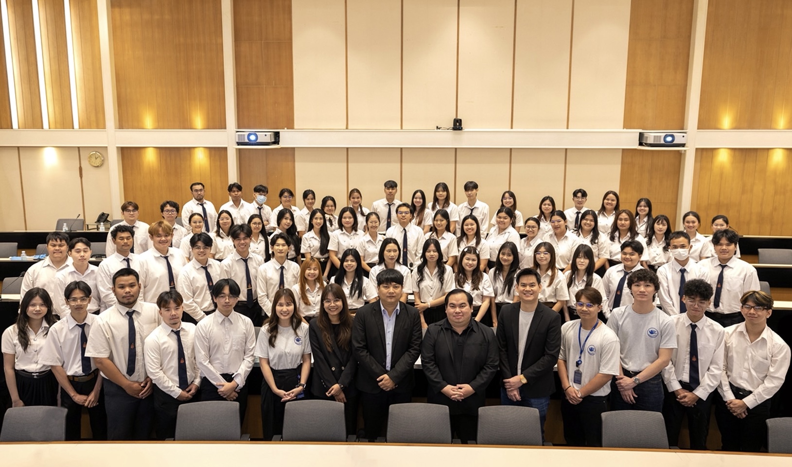 กรุงเทพประกันภัยต้อนรับคณาจารย์และนักศึกษาม.ขอนแก่น ศึกษาดูงาน พร้อมแนะแนวทางการทำงานในธุรกิจประกันภัย