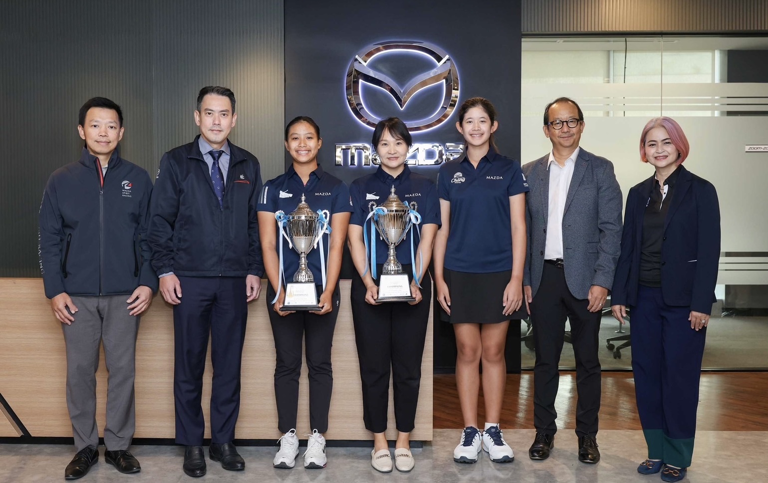 มาสด้ามอบรางวัลให้กับเยาวชนผู้ชนะเลิศโครงการMazda U.S. College PREP Junior Golf Championships