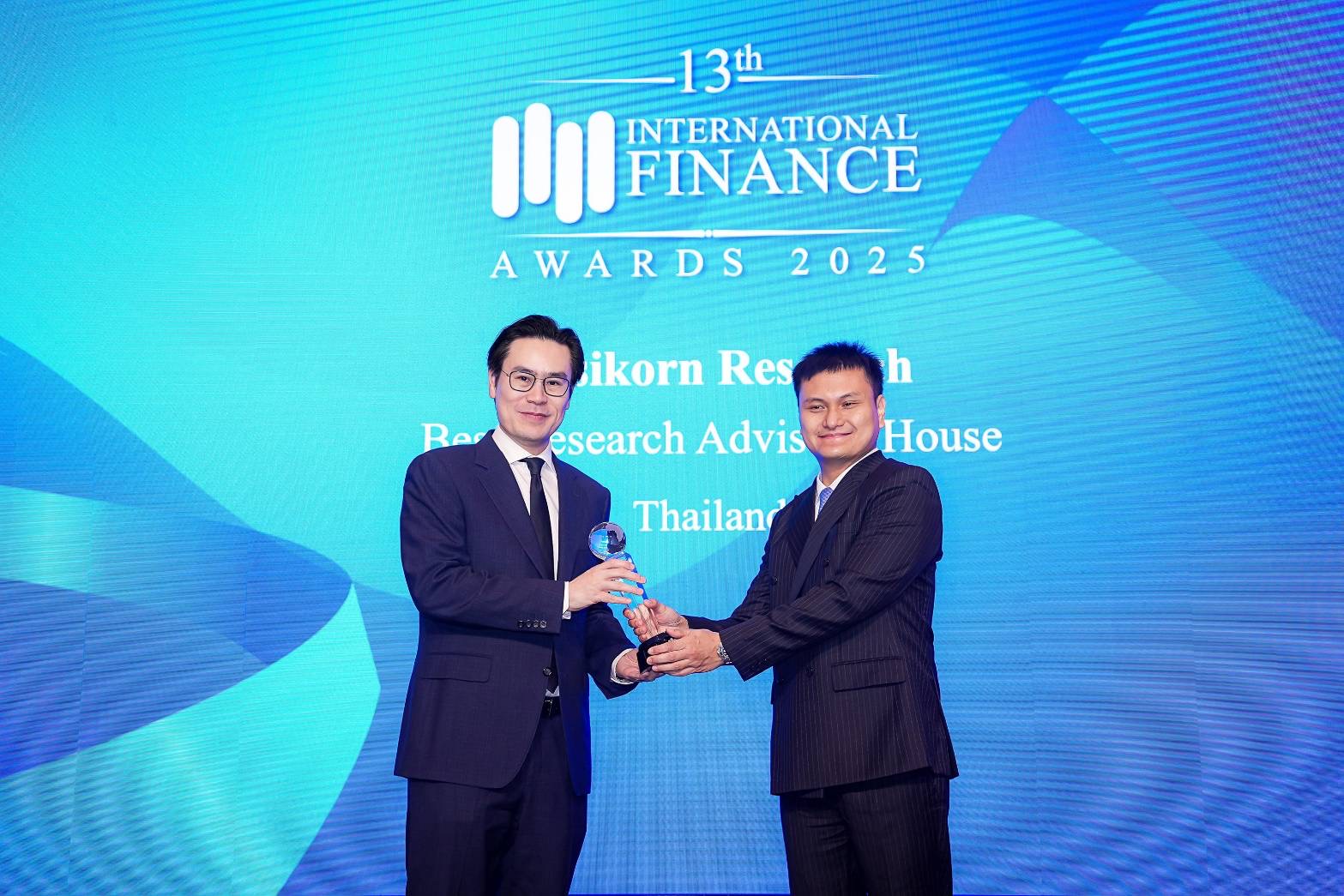 ศูนย์วิจัยกสิกรไทย คว้ารางวัล Best Research Advisory House ตอกย้ำความเป็นผู้นำด้านงานวิจัยทางเศรษฐกิจ