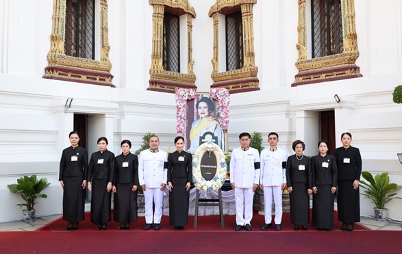 ฟอลคอนประกันภัย ร่วมเป็นเจ้าภาพในการบำเพ็ญกุศล อุทิศถวายพระบรมศพ สมเด็จพระนางเจ้าสิริกิติ์ พระบรมราชินีนาถ พระบรมราชชนนีพันปีหลวง